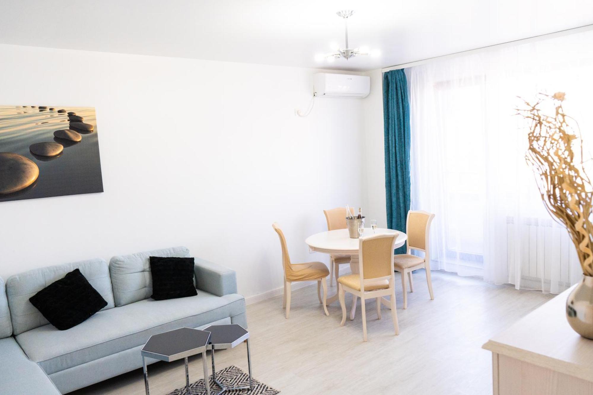 Alexis Spacious Classic Apartment Mamaia Buitenkant foto