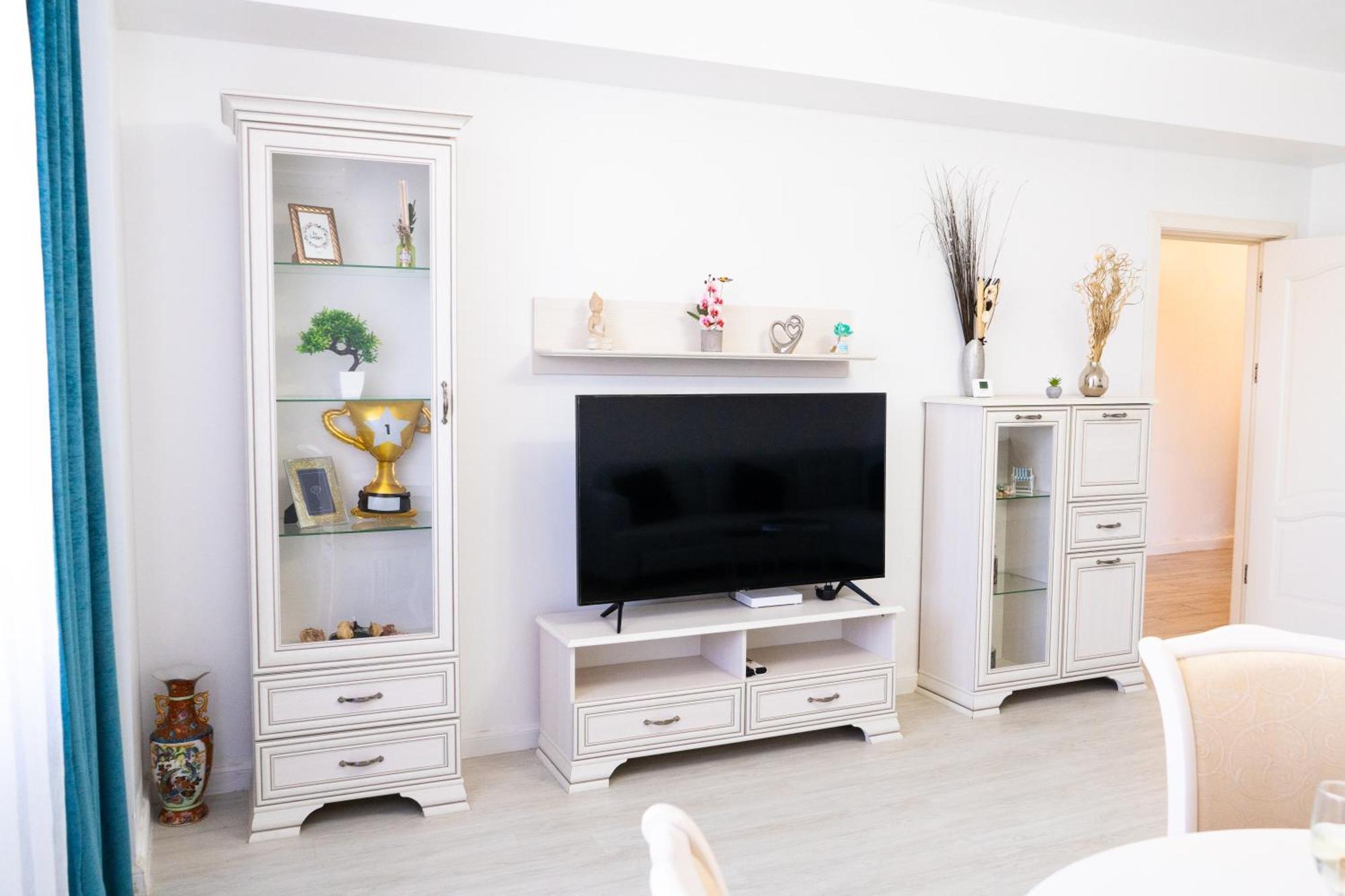 Alexis Spacious Classic Apartment Mamaia Buitenkant foto