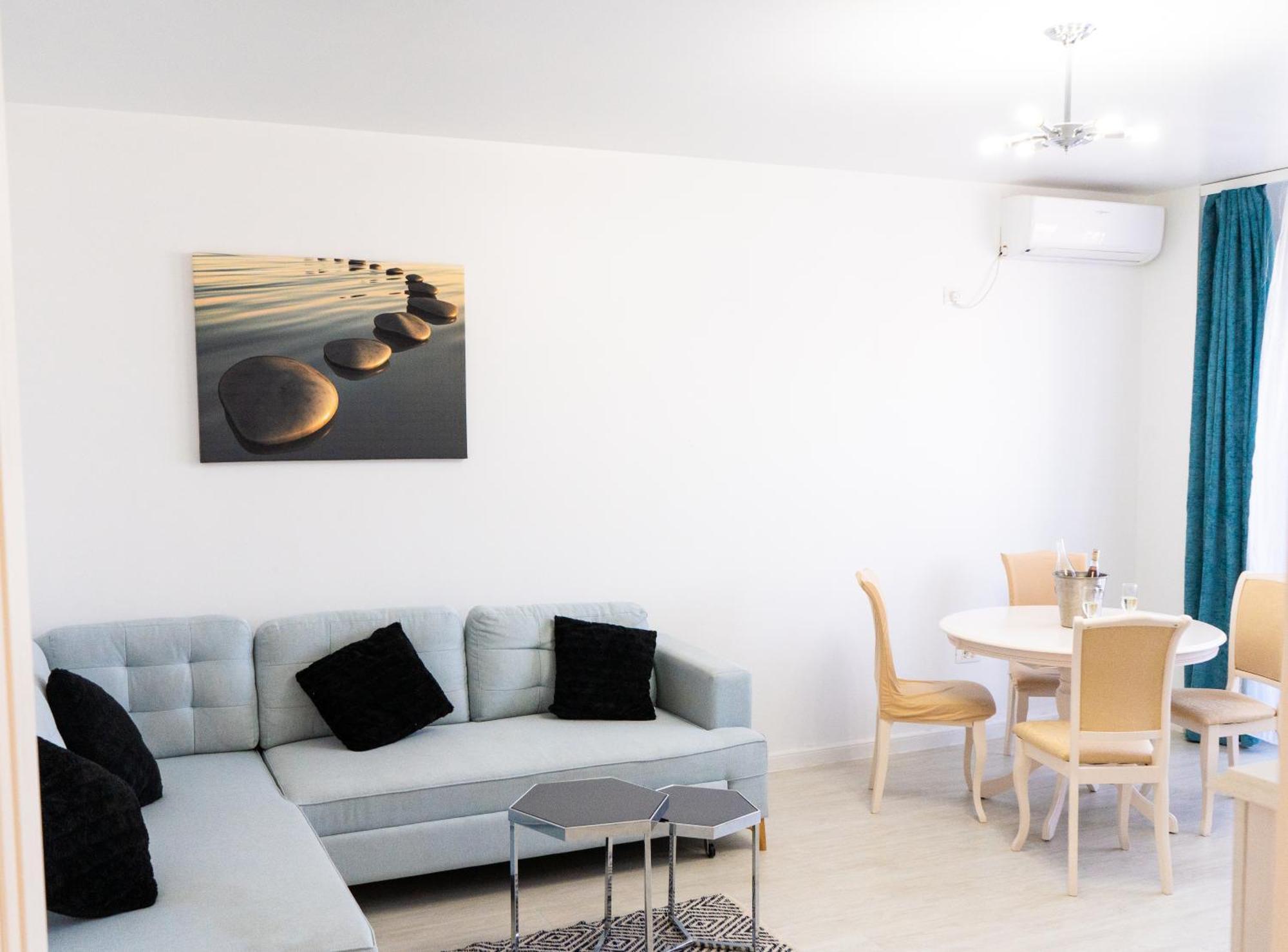 Alexis Spacious Classic Apartment Mamaia Buitenkant foto
