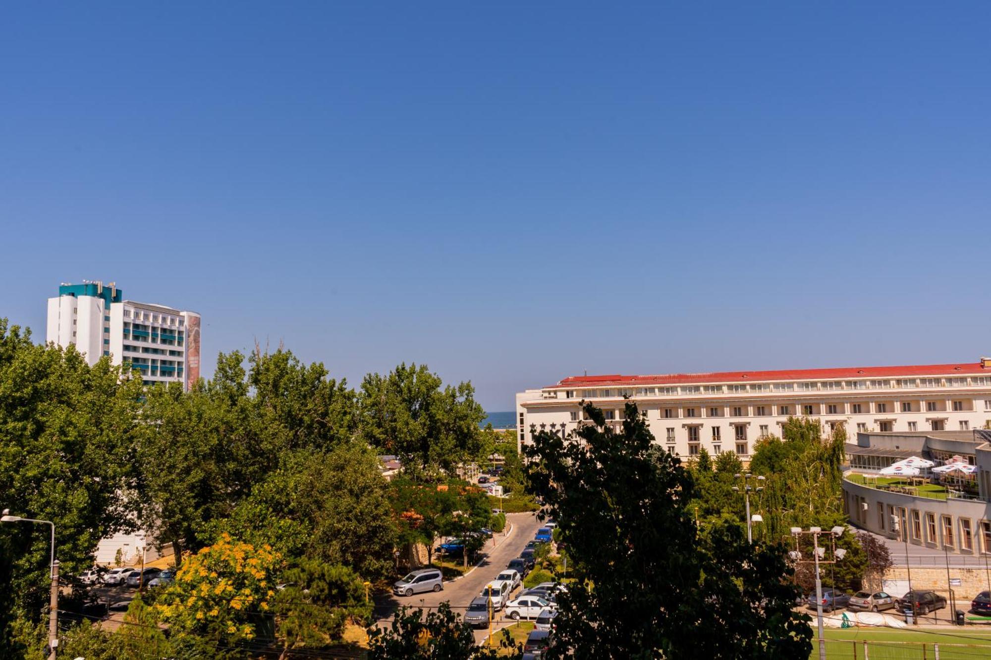 Alexis Spacious Classic Apartment Mamaia Buitenkant foto